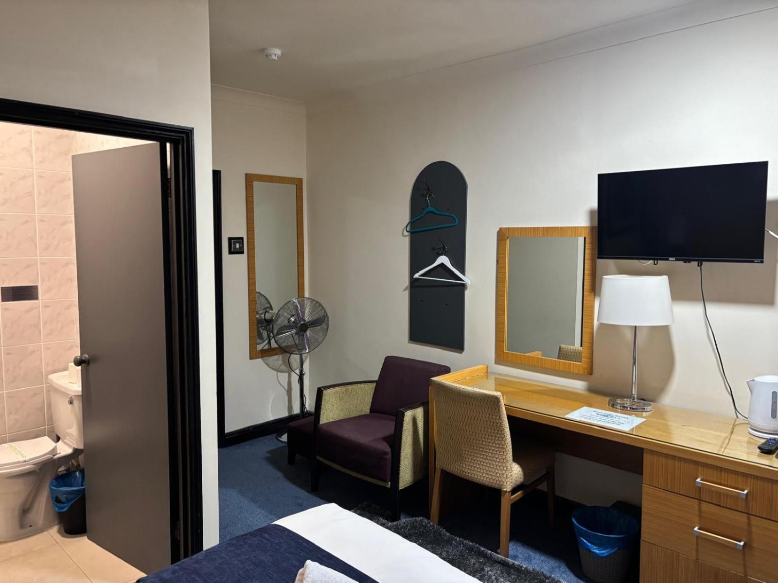 Acorn Lodge Hotel Gatwick & Parking Χόρλι Εξωτερικό φωτογραφία
