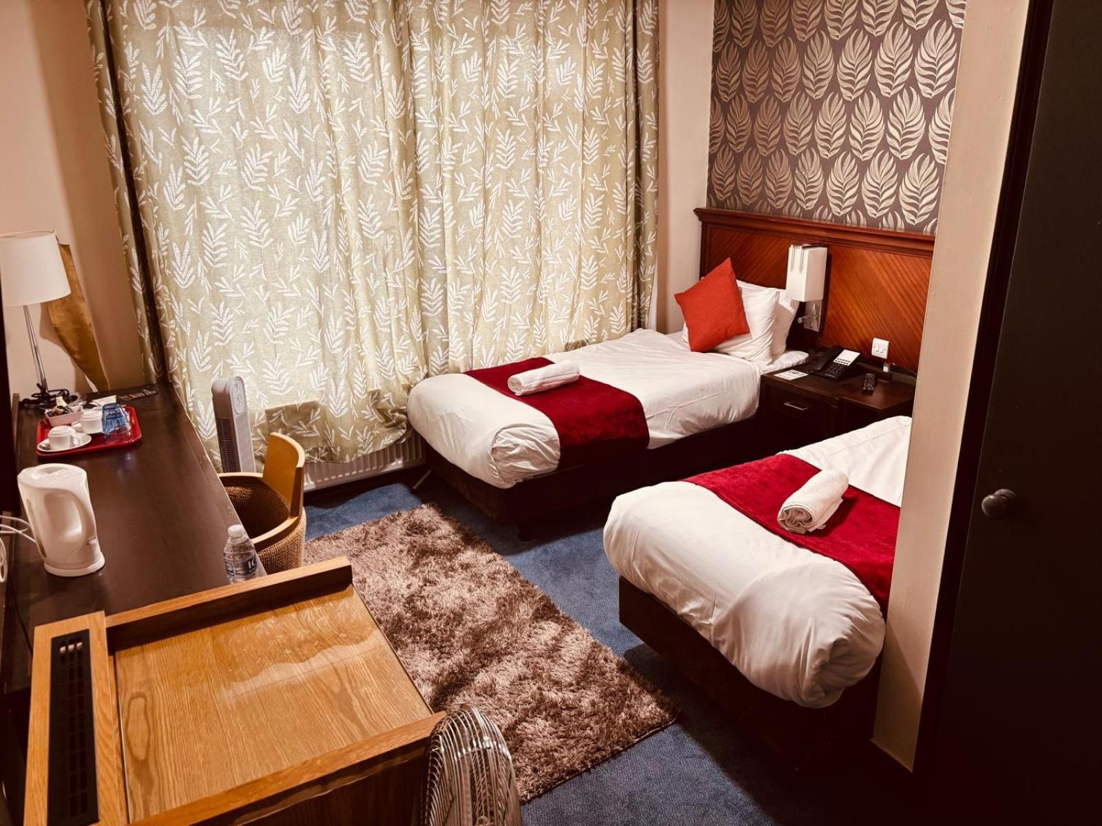 Acorn Lodge Hotel Gatwick & Parking Χόρλι Εξωτερικό φωτογραφία