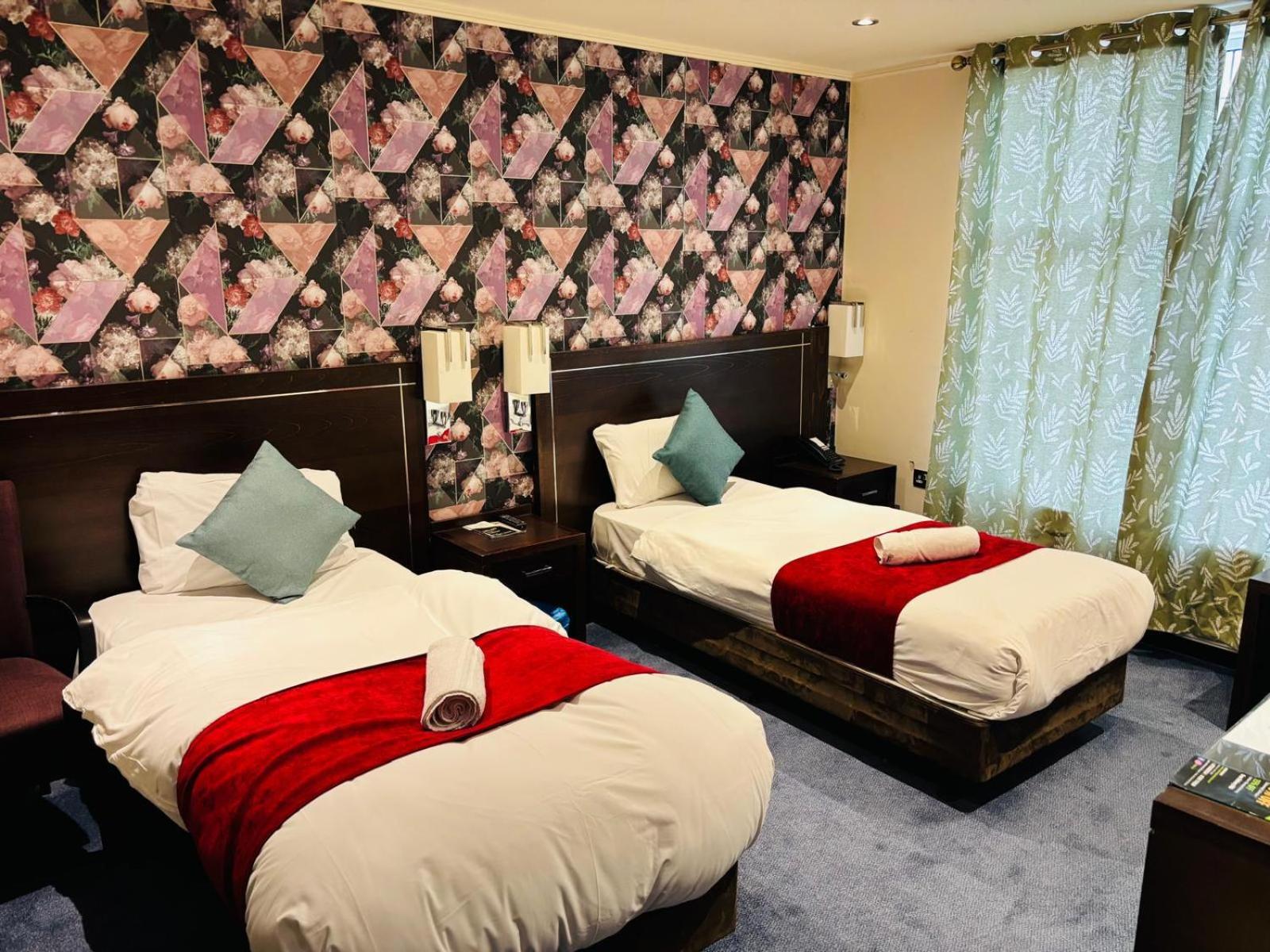 Acorn Lodge Hotel Gatwick & Parking Χόρλι Εξωτερικό φωτογραφία